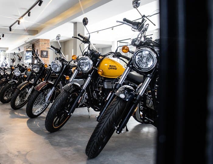 Motos